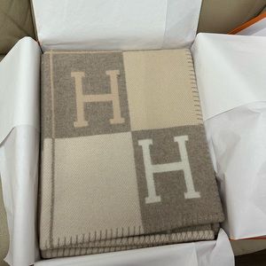 Authentic Hermes Avalon blanket